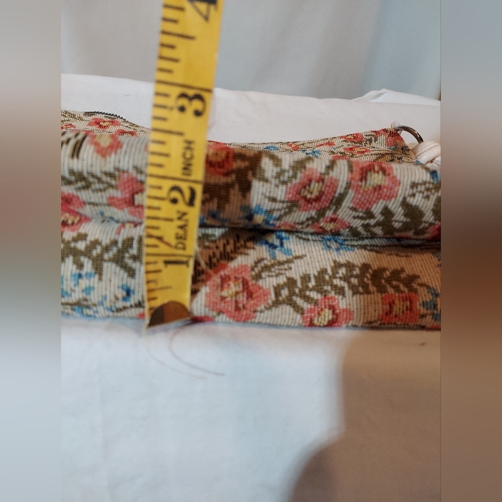Floral Tapestry Bag With White Shoulder Strap - Picture 7 of 9
